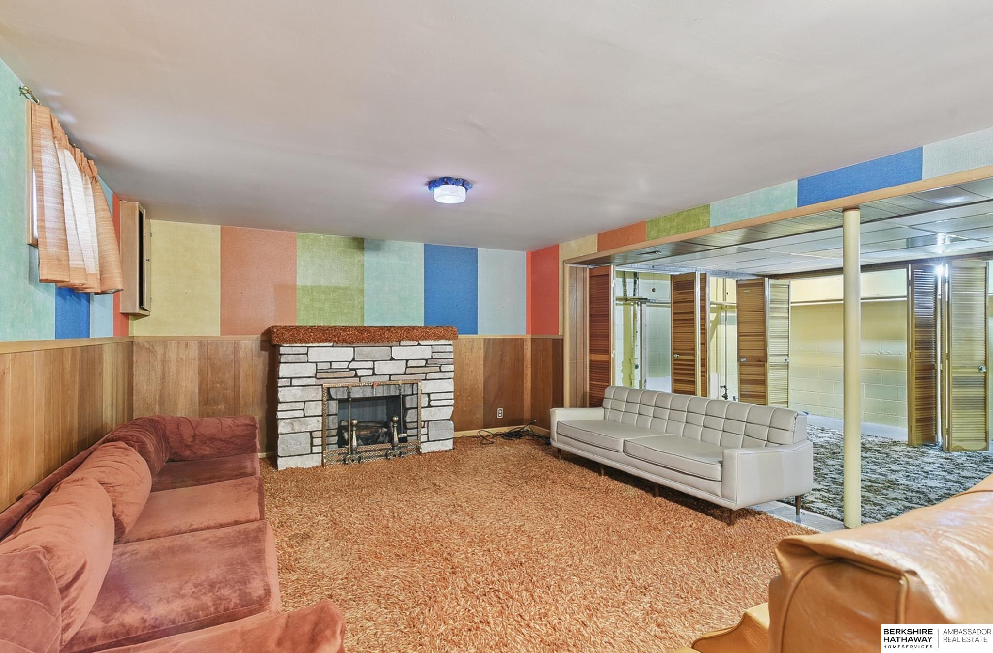 Omaha, Nebraska 68107, United States, 2 Bedrooms Bedrooms, ,2 BathroomsBathrooms,Residential,Pending,162774