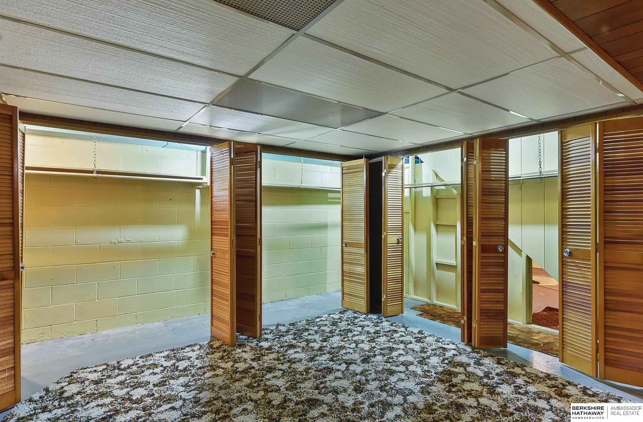 Omaha, Nebraska 68107, United States, 2 Bedrooms Bedrooms, ,2 BathroomsBathrooms,Residential,Pending,162774