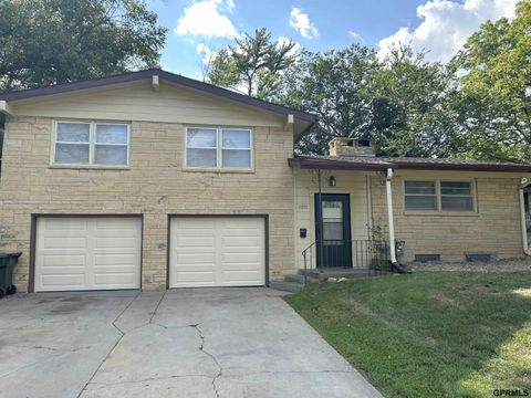Photo of 2815 S 42nd Street, Lincoln, NE 68506 (MLS # 22533846)