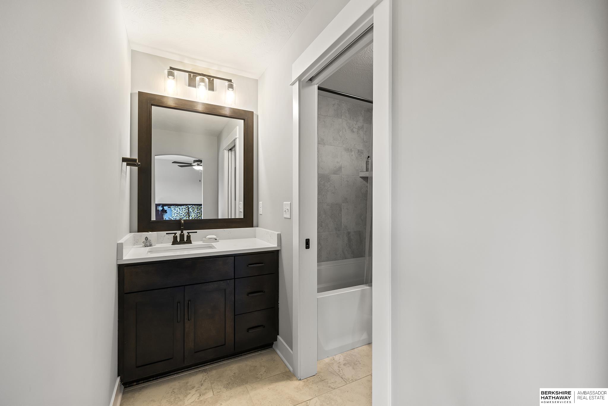 Papillion, Nebraska 68046, United States, 6 Bedrooms Bedrooms, ,4 BathroomsBathrooms,Residential,Pending,148201