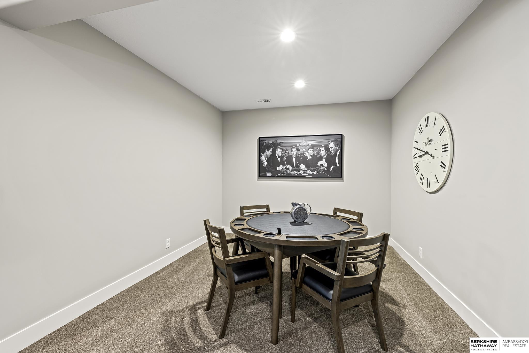 Papillion, Nebraska 68046, United States, 6 Bedrooms Bedrooms, ,4 BathroomsBathrooms,Residential,Pending,148201