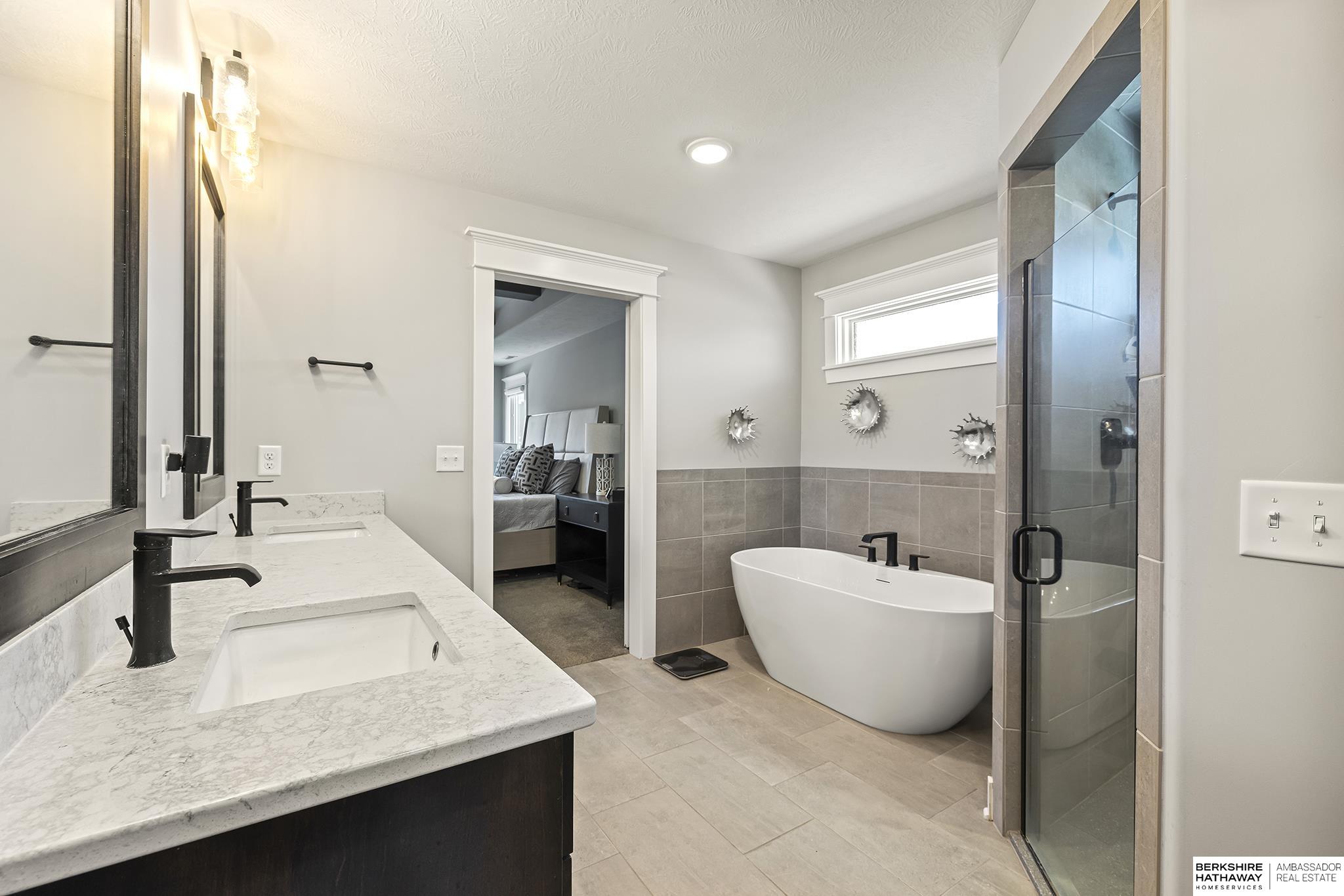 Papillion, Nebraska 68046, United States, 6 Bedrooms Bedrooms, ,4 BathroomsBathrooms,Residential,Pending,148201