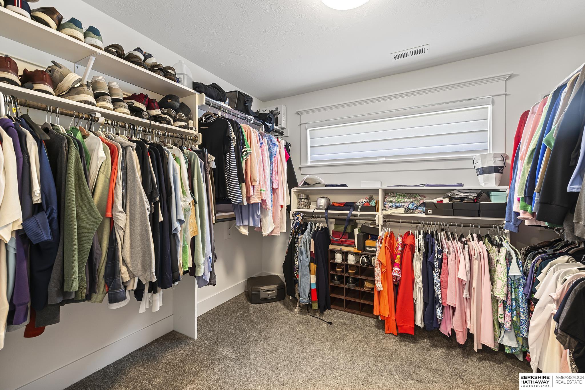 Papillion, Nebraska 68046, United States, 6 Bedrooms Bedrooms, ,4 BathroomsBathrooms,Residential,Pending,148201