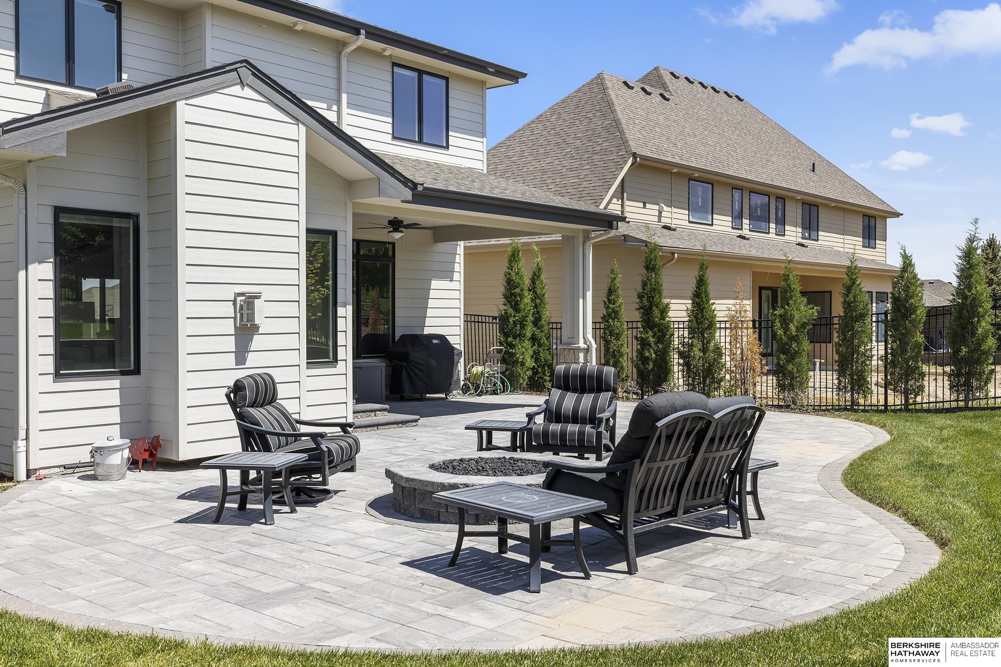 Papillion, Nebraska 68046, United States, 6 Bedrooms Bedrooms, ,4 BathroomsBathrooms,Residential,Pending,148201