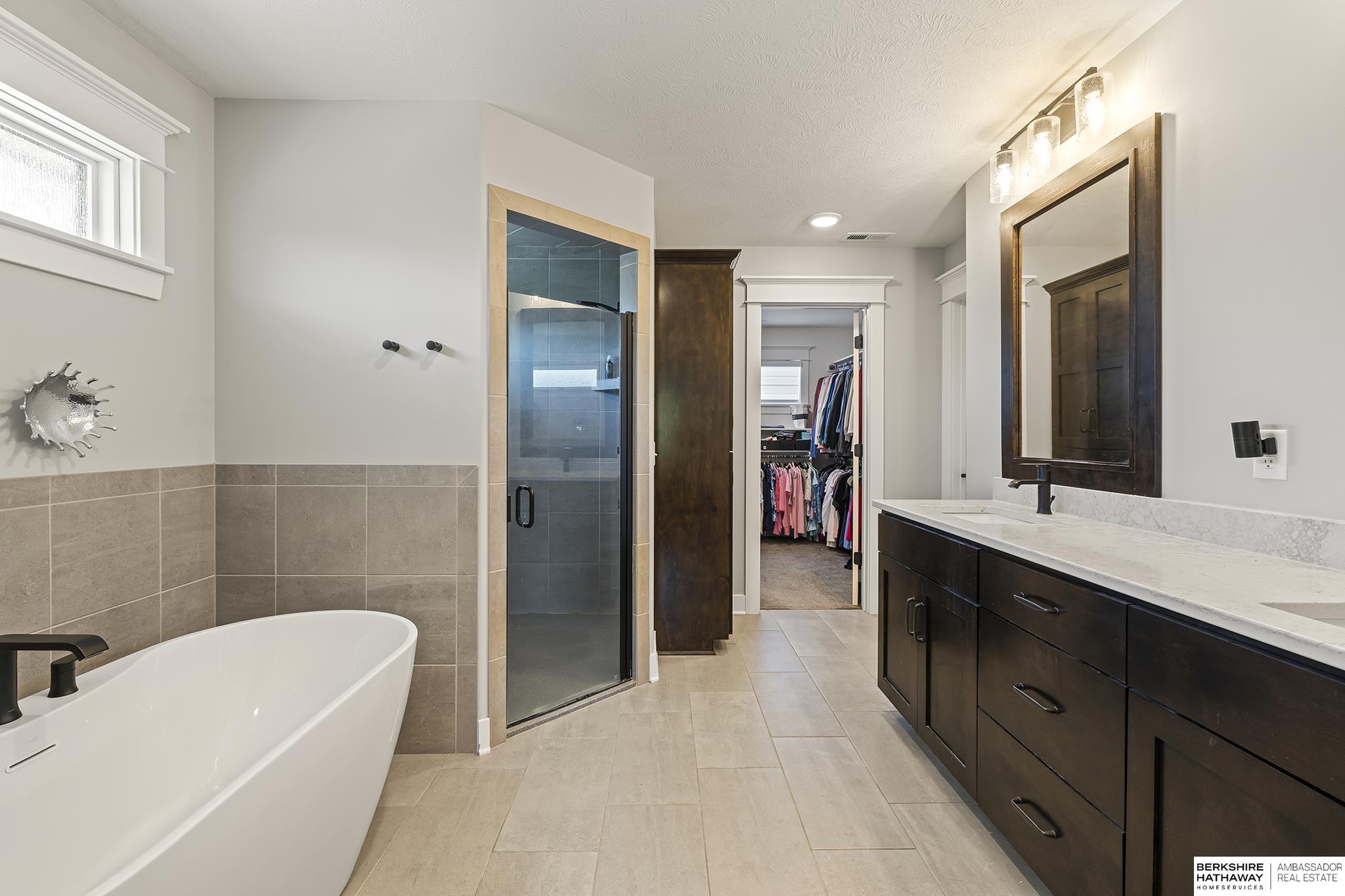 Papillion, Nebraska 68046, United States, 6 Bedrooms Bedrooms, ,4 BathroomsBathrooms,Residential,Pending,148201