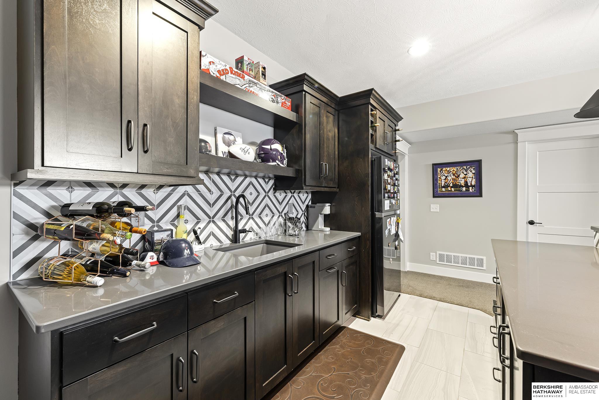 Papillion, Nebraska 68046, United States, 6 Bedrooms Bedrooms, ,4 BathroomsBathrooms,Residential,Pending,148201