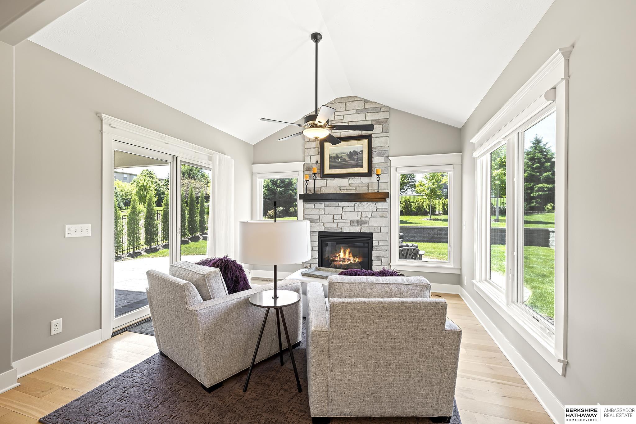 Papillion, Nebraska 68046, United States, 6 Bedrooms Bedrooms, ,4 BathroomsBathrooms,Residential,Pending,148201