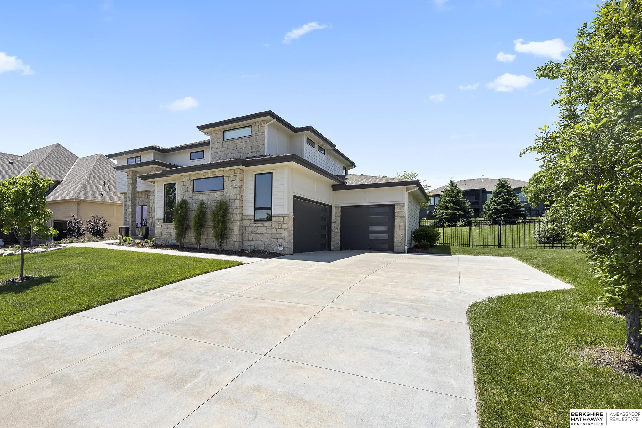 Papillion, Nebraska 68046, United States, 6 Bedrooms Bedrooms, ,4 BathroomsBathrooms,Residential,Pending,148201