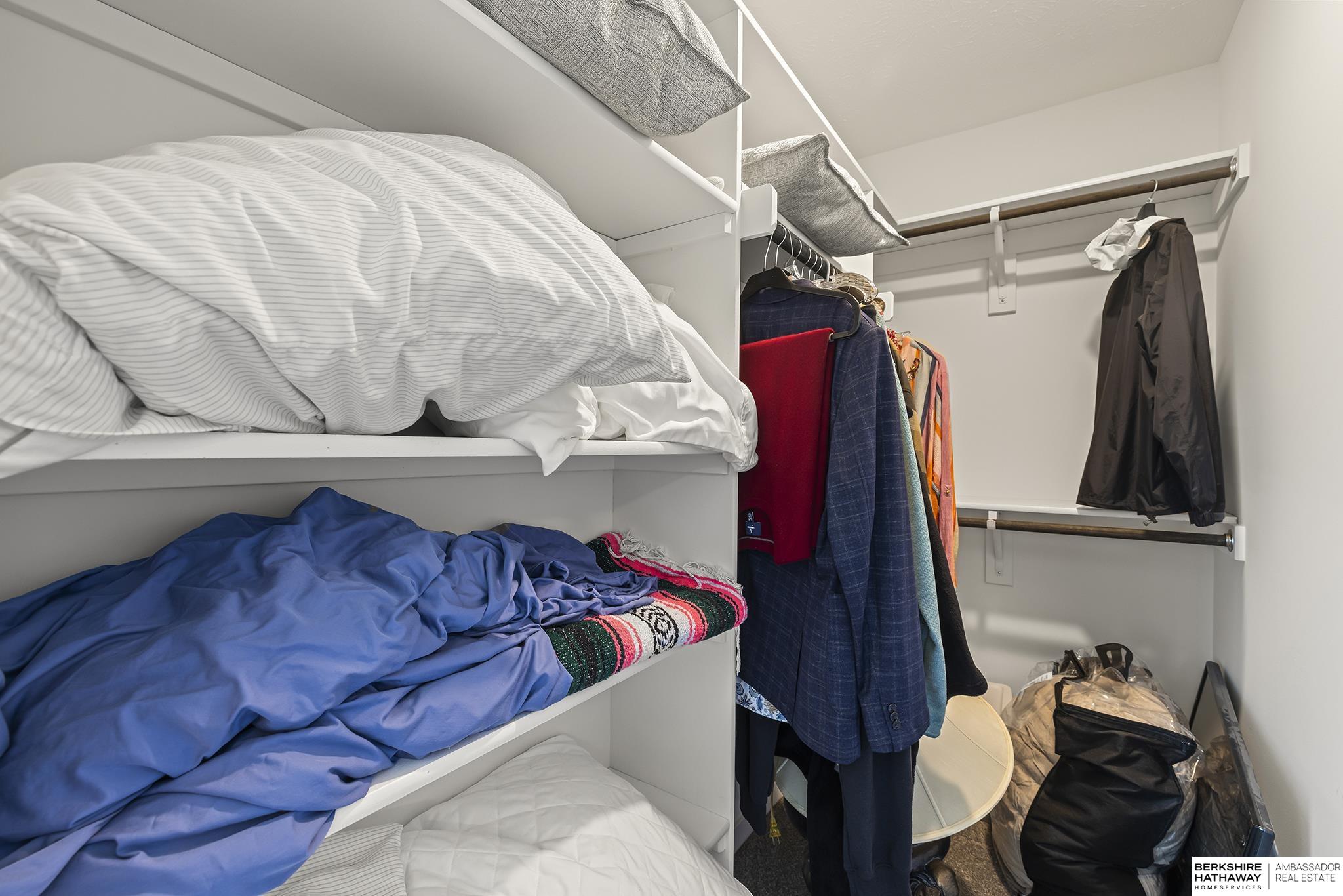 Papillion, Nebraska 68046, United States, 6 Bedrooms Bedrooms, ,4 BathroomsBathrooms,Residential,Pending,148201