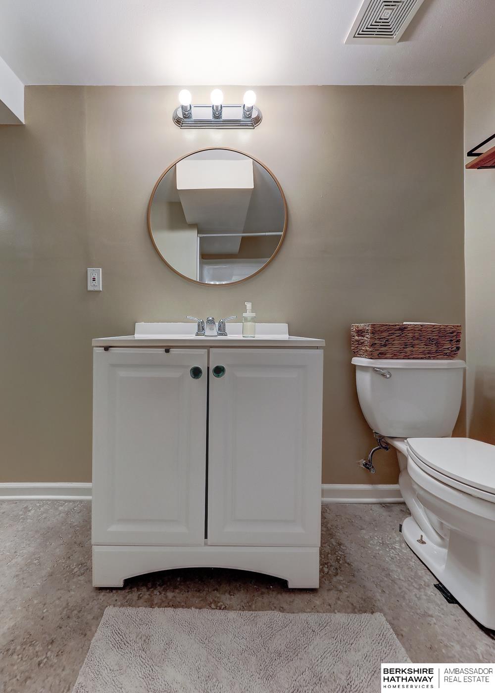 Omaha, Nebraska 68104, United States, 2 Bedrooms Bedrooms, ,2 BathroomsBathrooms,Residential,Pending,181068