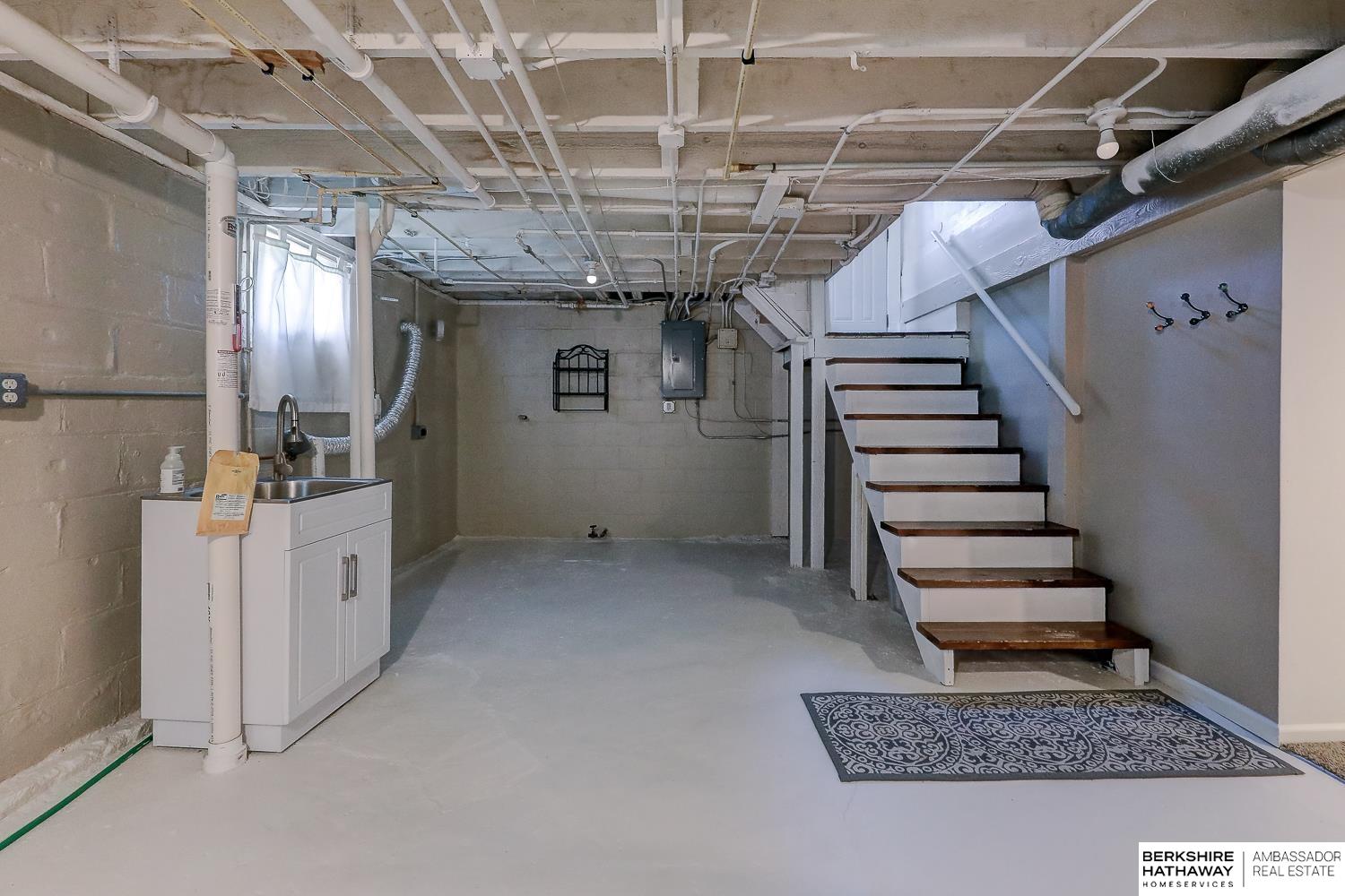 Omaha, Nebraska 68104, United States, 2 Bedrooms Bedrooms, ,2 BathroomsBathrooms,Residential,Pending,181068