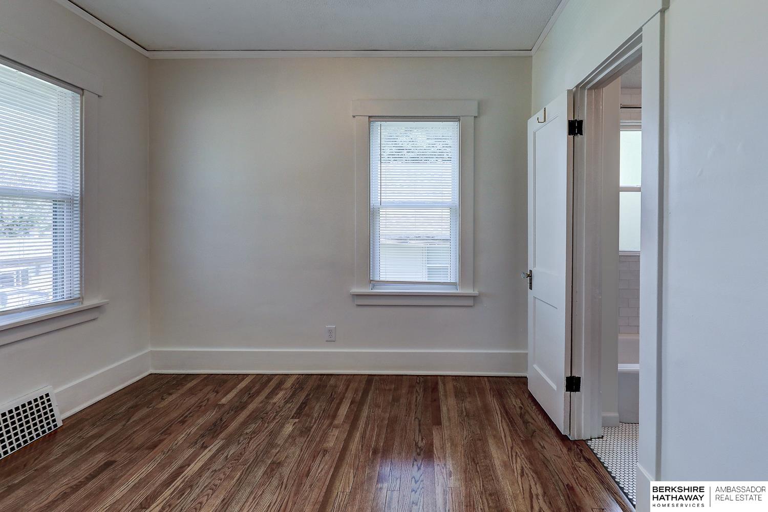 Omaha, Nebraska 68104, United States, 2 Bedrooms Bedrooms, ,2 BathroomsBathrooms,Residential,Pending,181068