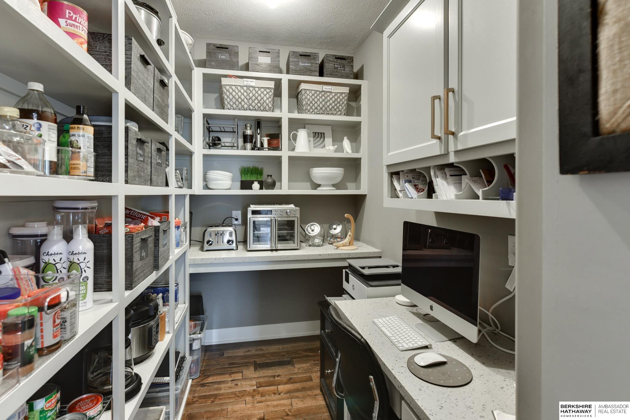 Elkhorn, Nebraska 68022, United States, 5 Bedrooms Bedrooms, ,4 BathroomsBathrooms,Residential,Active,200688