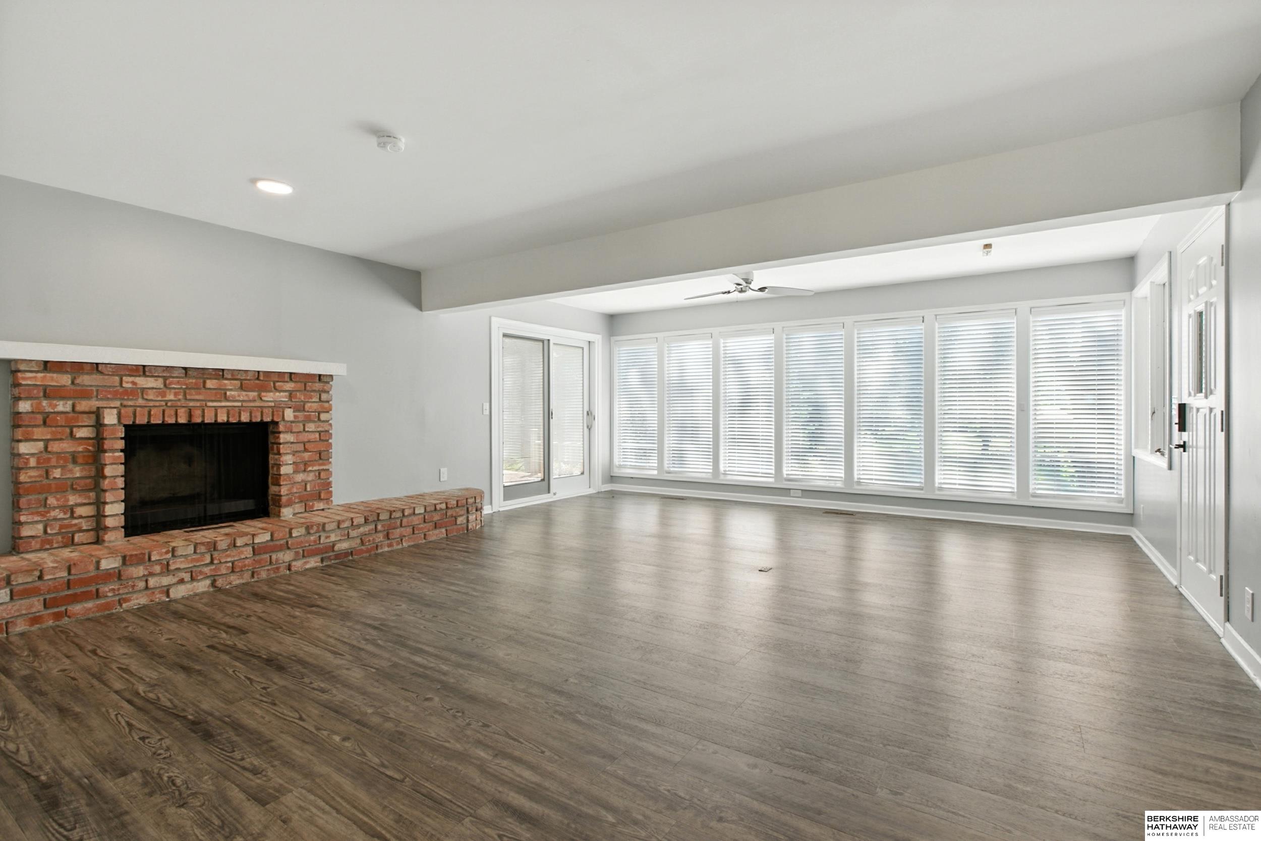 Lincoln, Nebraska 68506, United States, 4 Bedrooms Bedrooms, ,3 BathroomsBathrooms,Residential,Active,240105