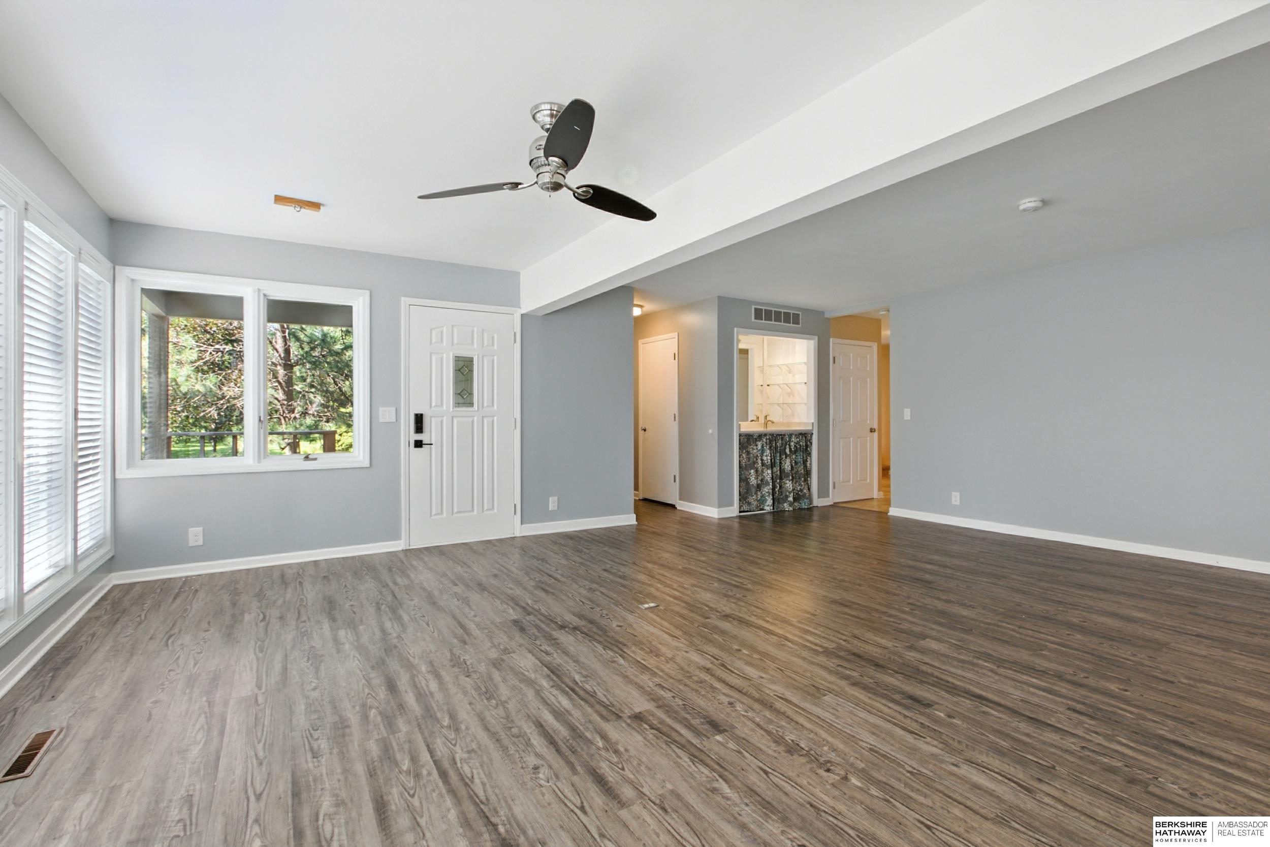 Lincoln, Nebraska 68506, United States, 4 Bedrooms Bedrooms, ,3 BathroomsBathrooms,Residential,Active,240105