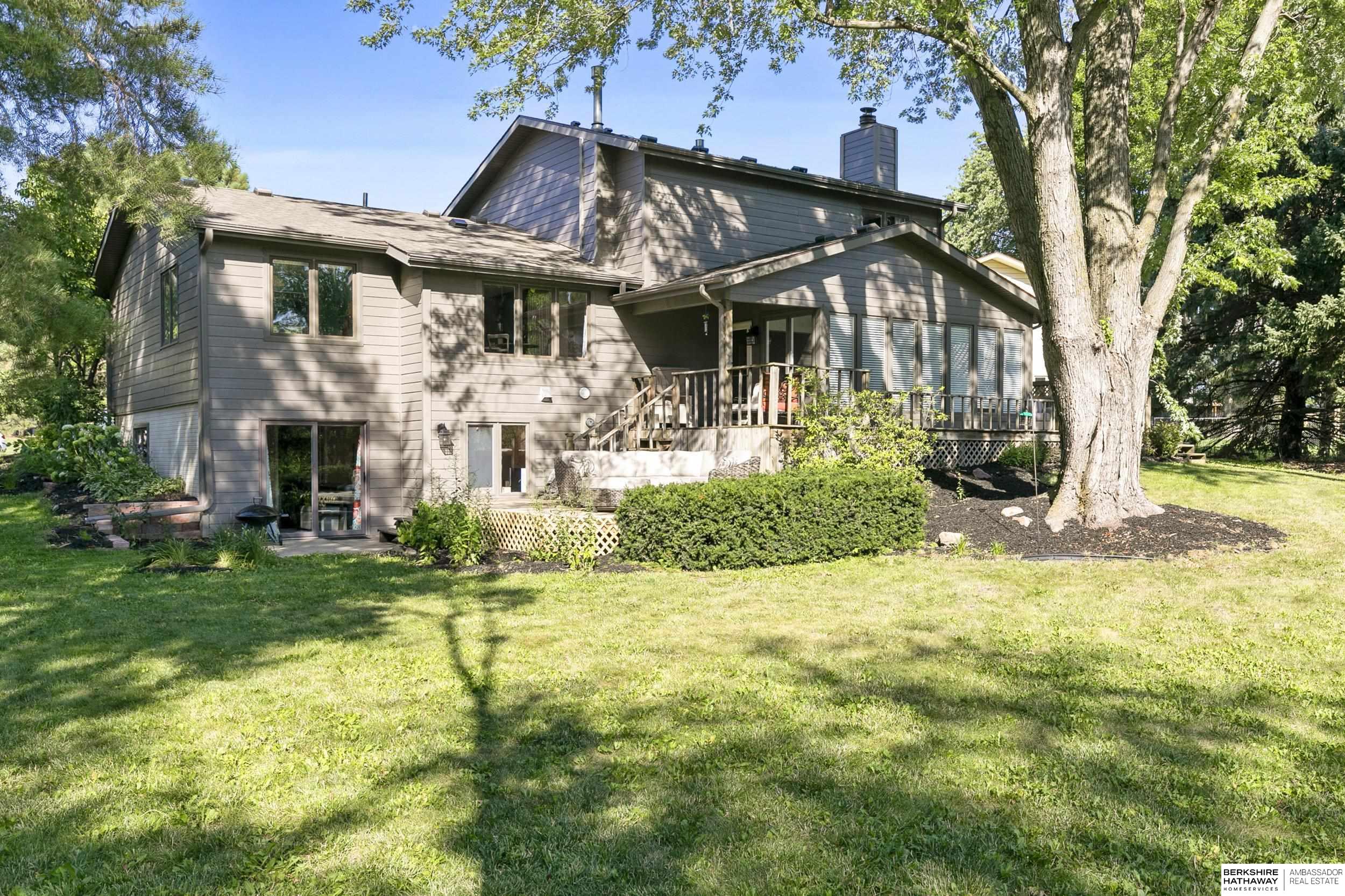 Lincoln, Nebraska 68506, United States, 4 Bedrooms Bedrooms, ,3 BathroomsBathrooms,Residential,Active,240105