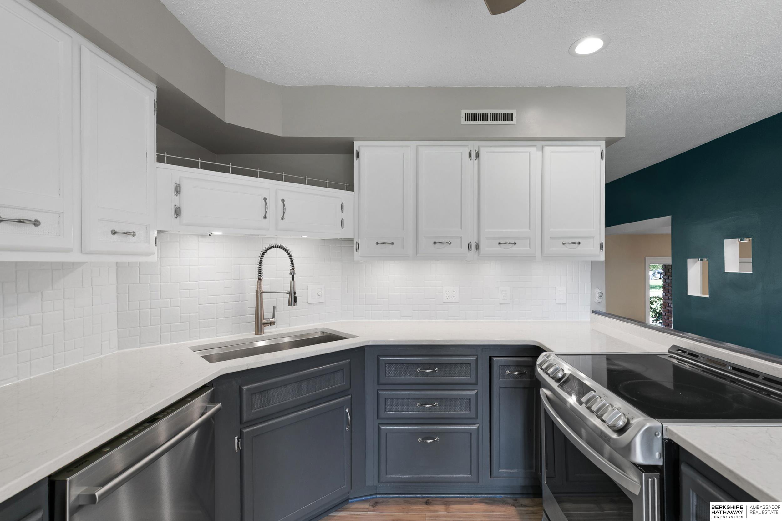 Lincoln, Nebraska 68506, United States, 4 Bedrooms Bedrooms, ,3 BathroomsBathrooms,Residential,Active,240105