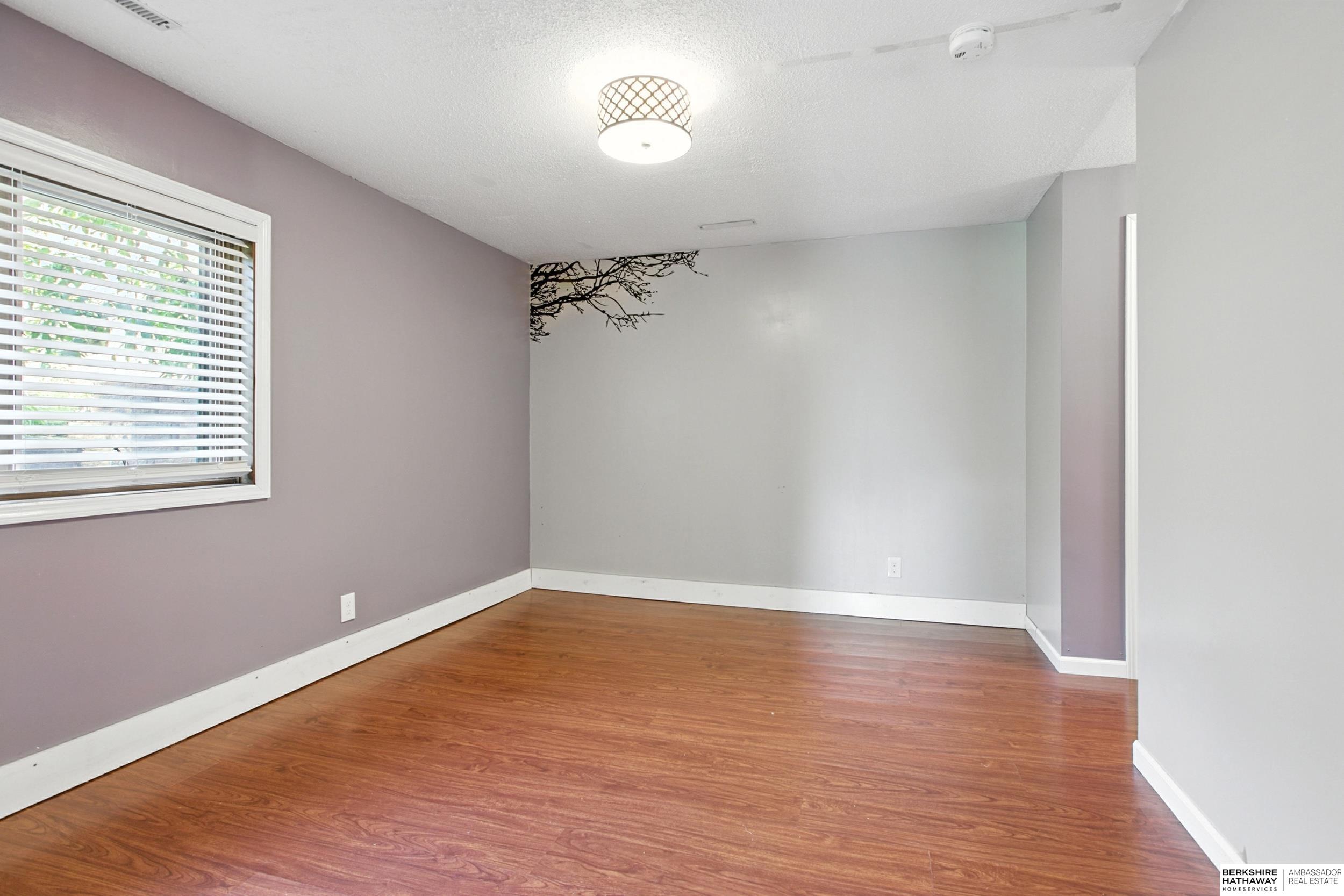 Lincoln, Nebraska 68506, United States, 4 Bedrooms Bedrooms, ,3 BathroomsBathrooms,Residential,Active,240105