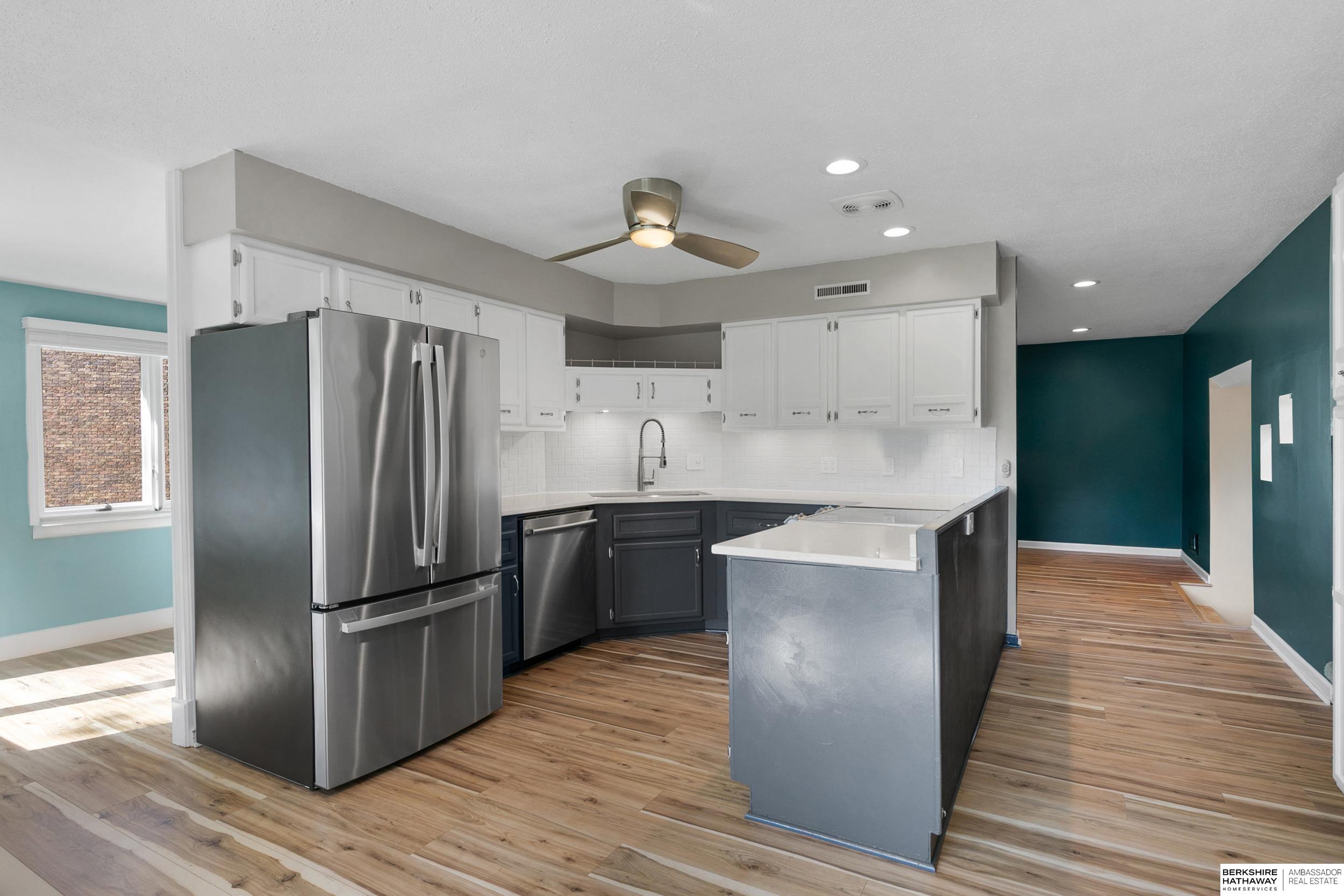 Lincoln, Nebraska 68506, United States, 4 Bedrooms Bedrooms, ,3 BathroomsBathrooms,Residential,Active,240105