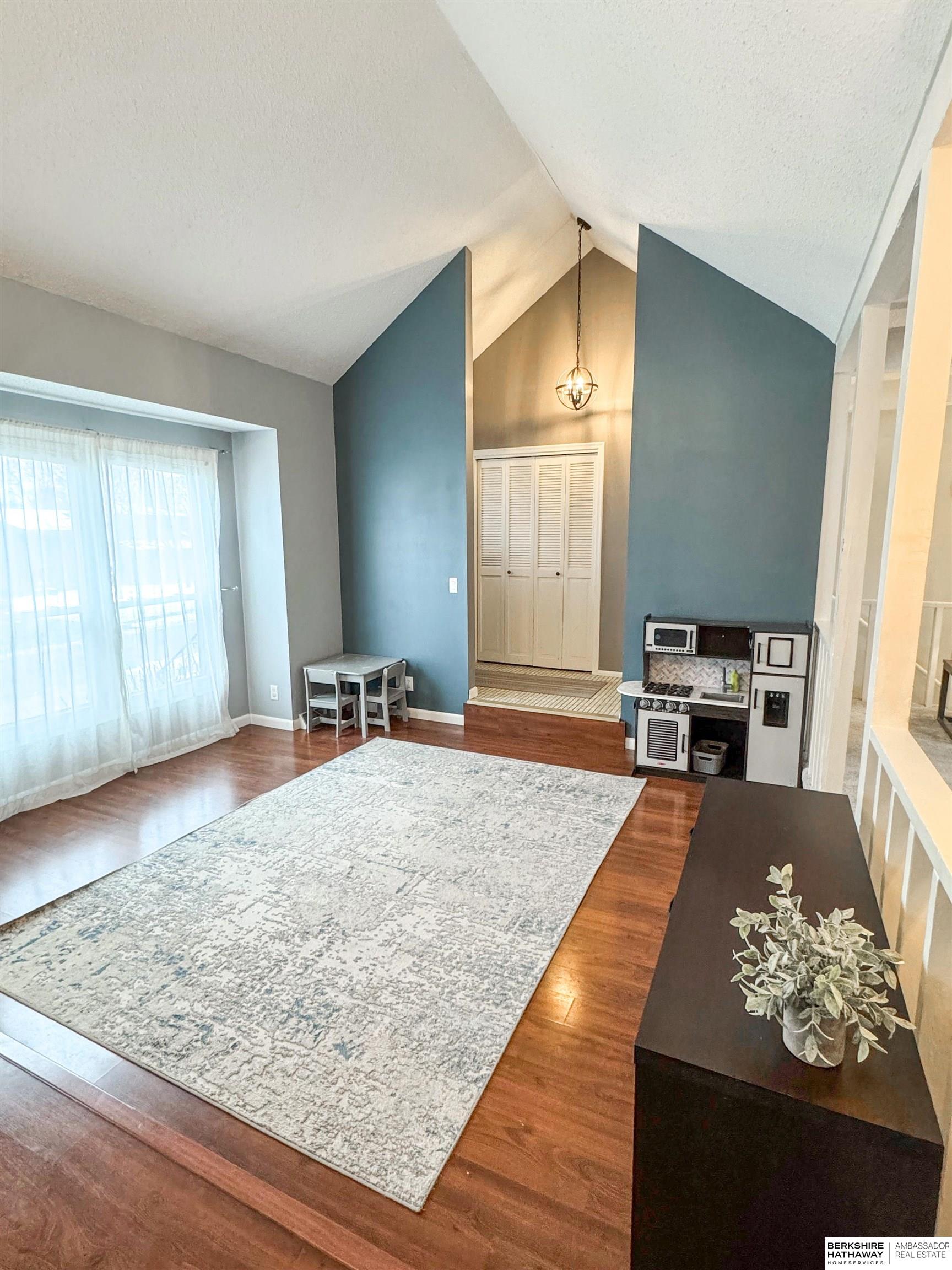 Omaha, Nebraska 68164, United States, 3 Bedrooms Bedrooms, ,3 BathroomsBathrooms,Residential,Active,254876