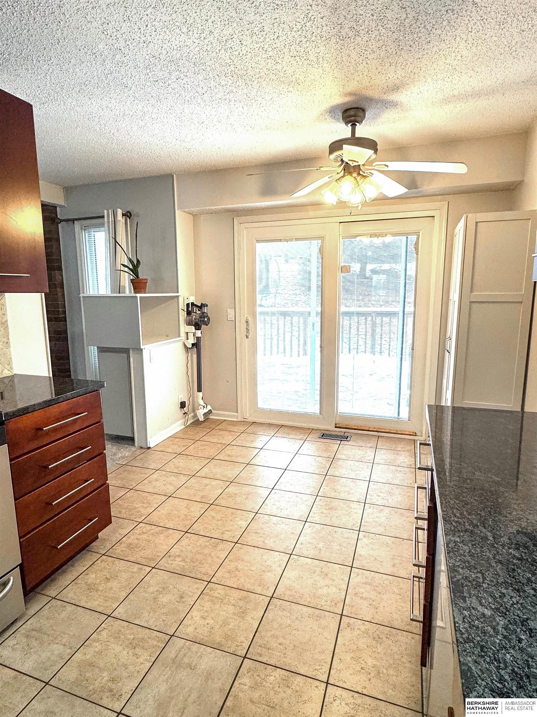 Omaha, Nebraska 68164, United States, 3 Bedrooms Bedrooms, ,3 BathroomsBathrooms,Residential,Active,254876