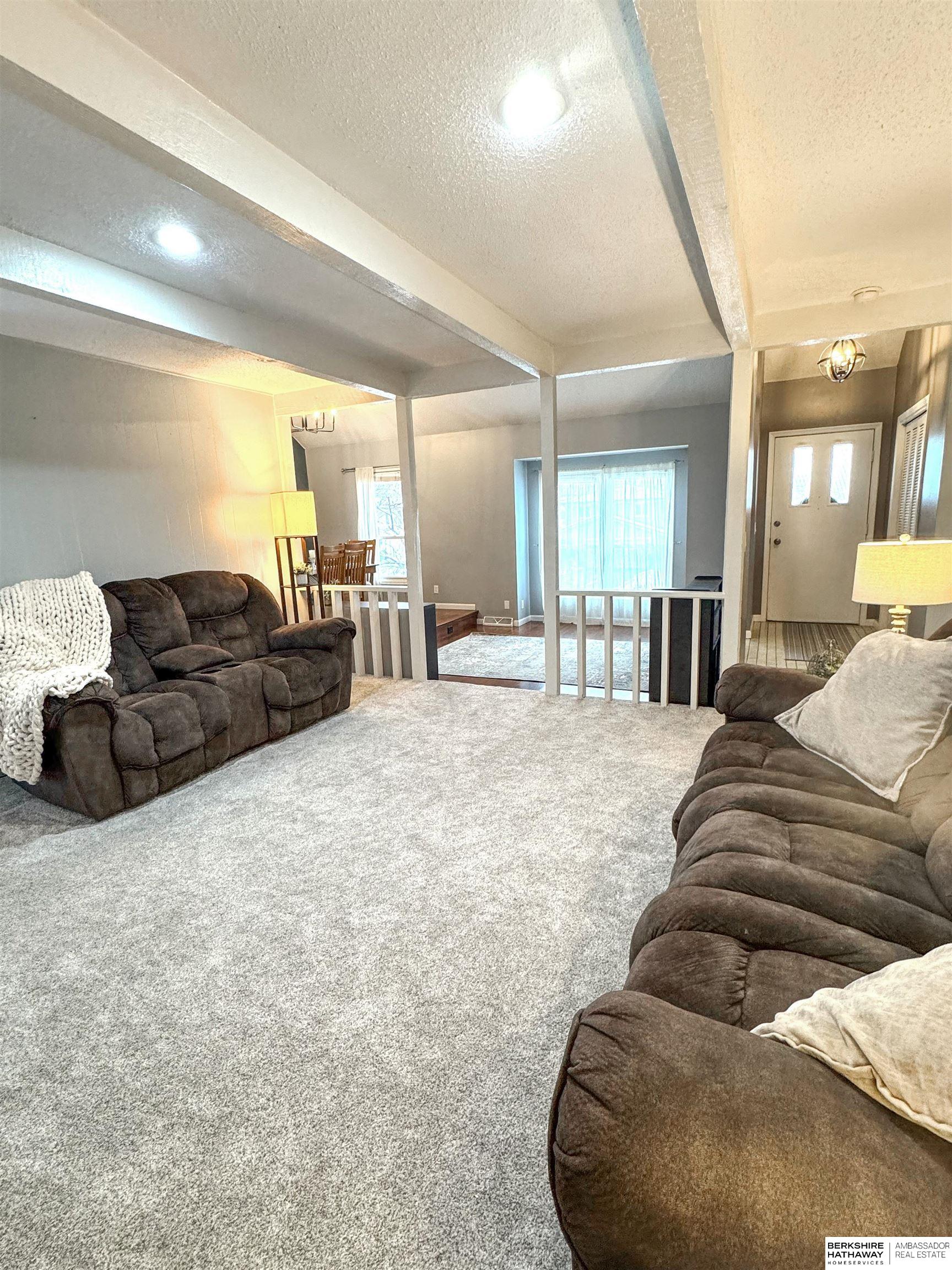 Omaha, Nebraska 68164, United States, 3 Bedrooms Bedrooms, ,3 BathroomsBathrooms,Residential,Active,254876