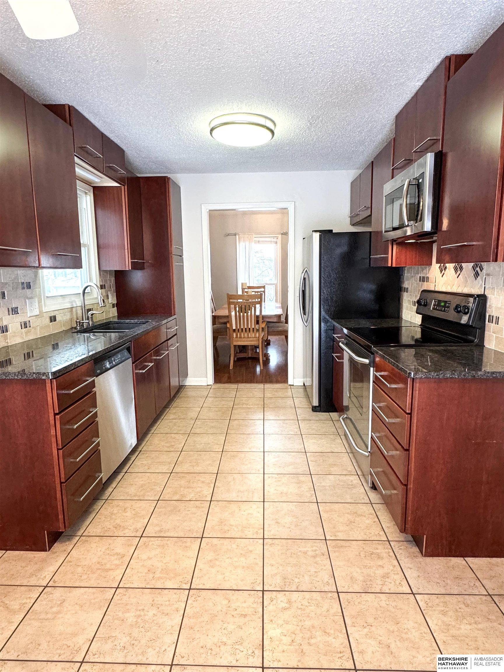 Omaha, Nebraska 68164, United States, 3 Bedrooms Bedrooms, ,3 BathroomsBathrooms,Residential,Active,254876