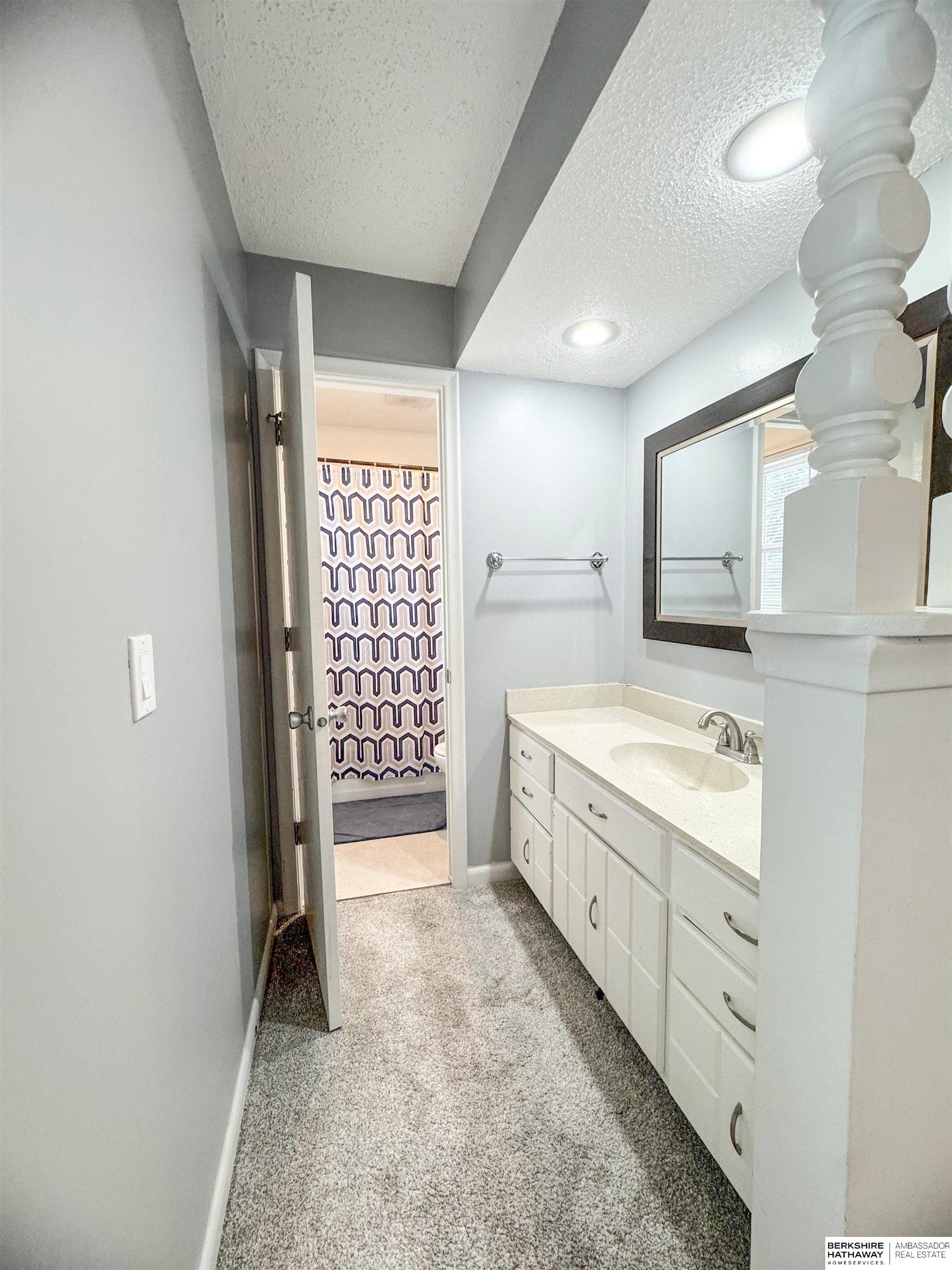 Omaha, Nebraska 68164, United States, 3 Bedrooms Bedrooms, ,3 BathroomsBathrooms,Residential,Active,254876