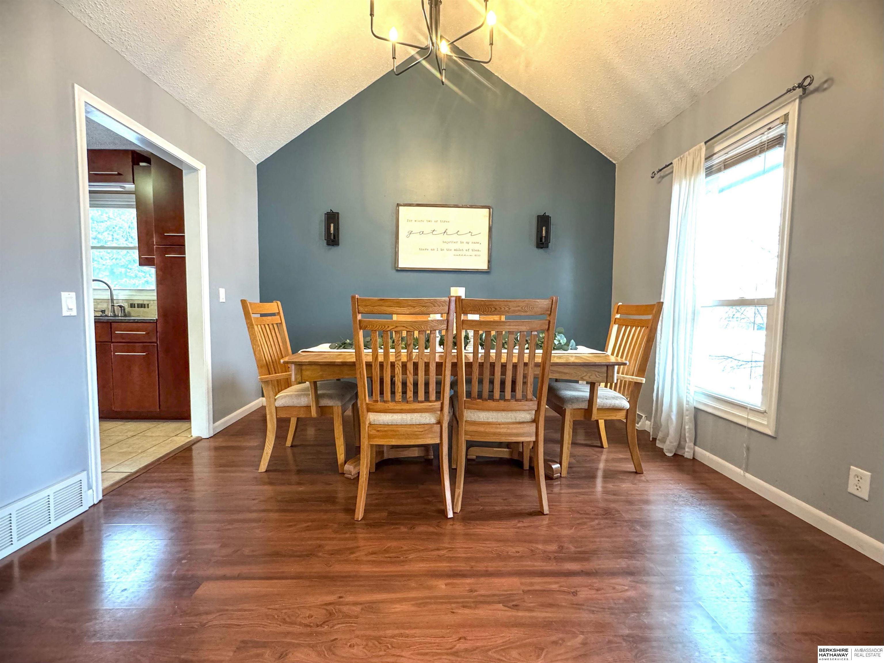 Omaha, Nebraska 68164, United States, 3 Bedrooms Bedrooms, ,3 BathroomsBathrooms,Residential,Active,254876