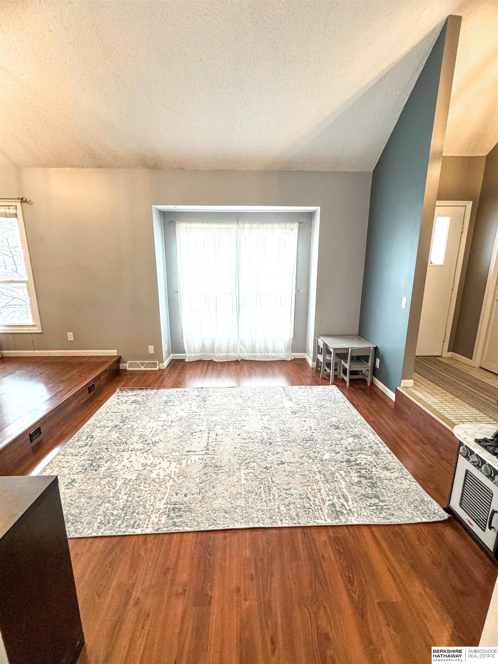 Omaha, Nebraska 68164, United States, 3 Bedrooms Bedrooms, ,3 BathroomsBathrooms,Residential,Active,254876