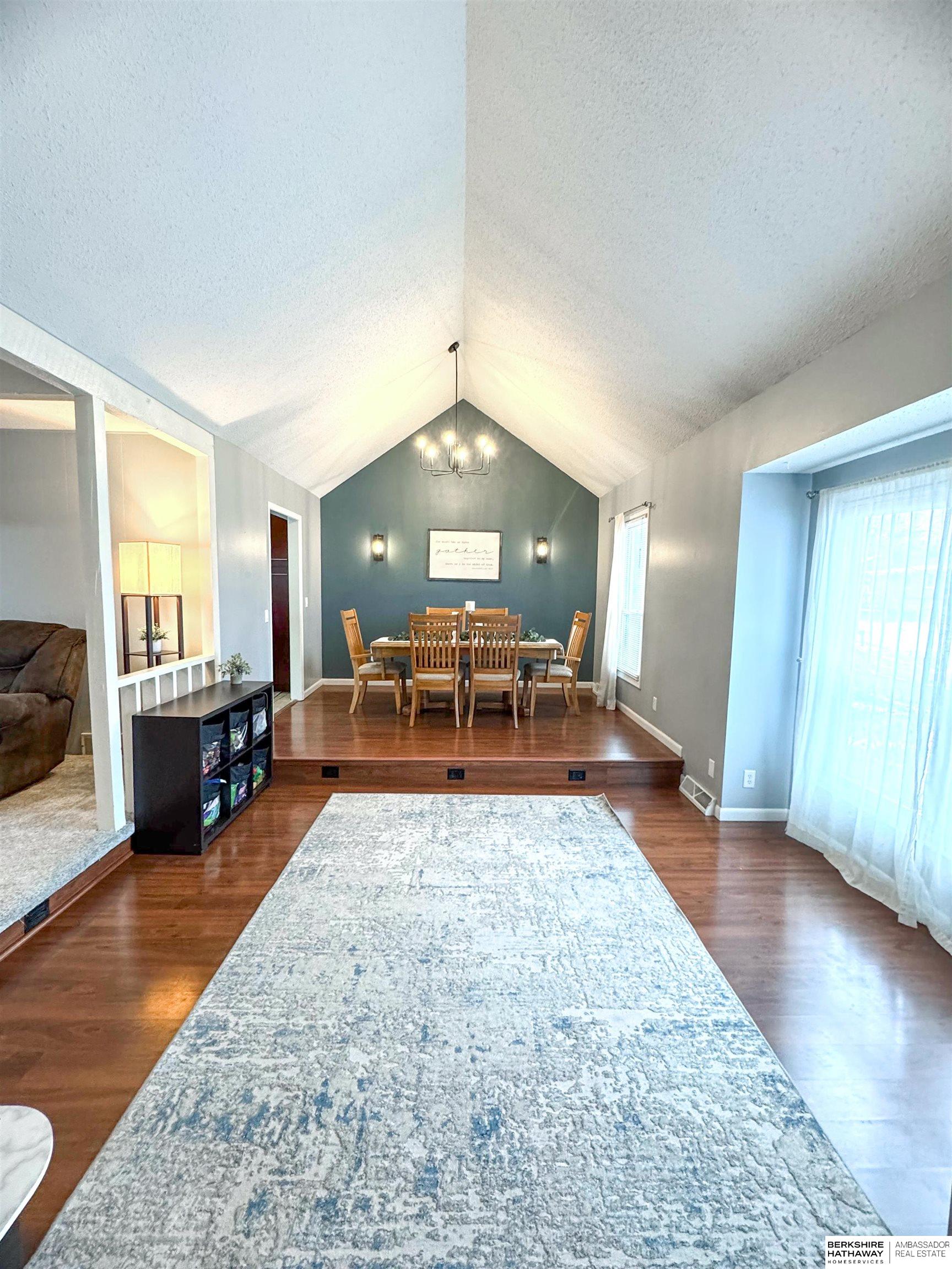 Omaha, Nebraska 68164, United States, 3 Bedrooms Bedrooms, ,3 BathroomsBathrooms,Residential,Active,254876