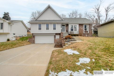 Photo of 10830 Taylor Street, Omaha, NE 68164 (MLS # 22534894)
