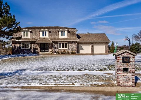 Photo of 9944 Devonshire Drive, Omaha, NE 68114 (MLS # 22607012)