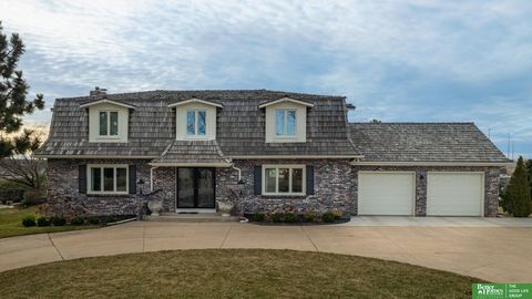 Photo of 9944 Devonshire Drive, Omaha, NE 68114 (MLS # 22607012)