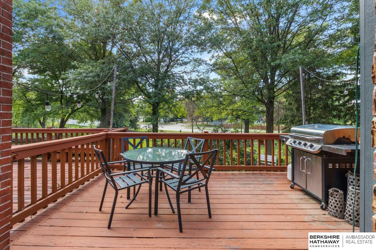 Lincoln, Nebraska 68512, United States, 3 Bedrooms Bedrooms, ,2 BathroomsBathrooms,Residential,Active,231310