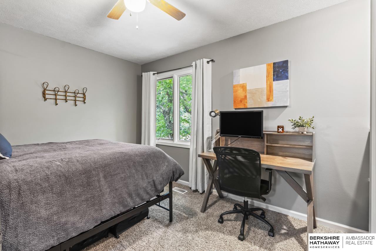 Lincoln, Nebraska 68512, United States, 3 Bedrooms Bedrooms, ,2 BathroomsBathrooms,Residential,Active,231310