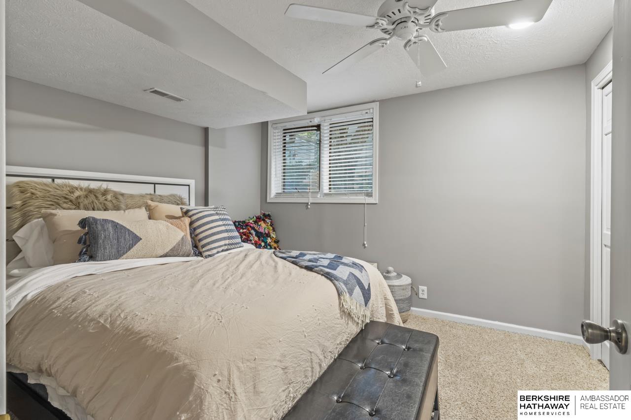 Lincoln, Nebraska 68512, United States, 3 Bedrooms Bedrooms, ,2 BathroomsBathrooms,Residential,Active,231310