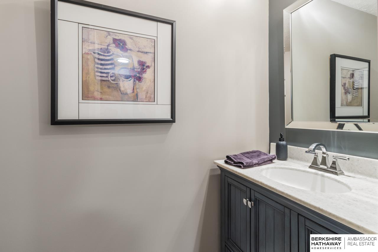 Lincoln, Nebraska 68512, United States, 3 Bedrooms Bedrooms, ,2 BathroomsBathrooms,Residential,Active,231310