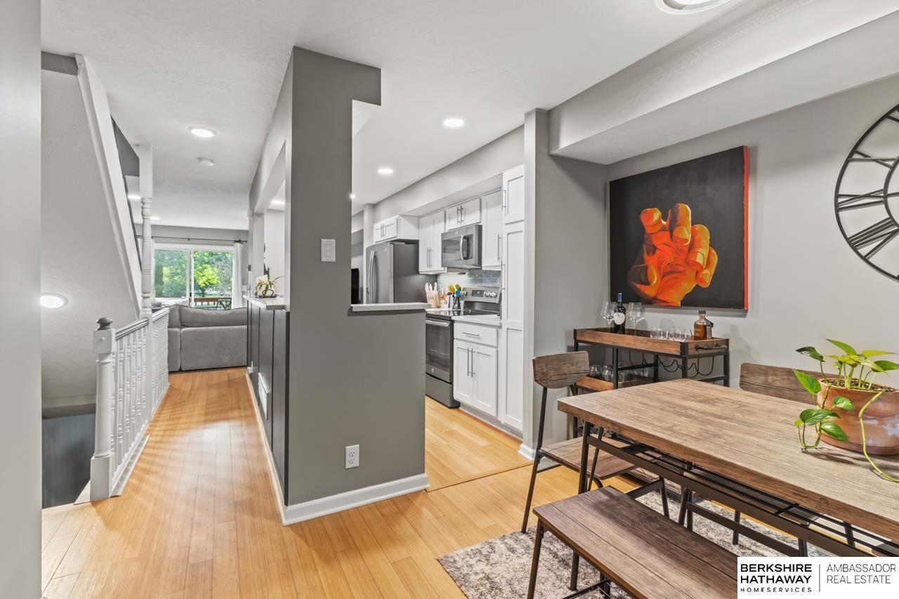 Lincoln, Nebraska 68512, United States, 3 Bedrooms Bedrooms, ,2 BathroomsBathrooms,Residential,Active,231310