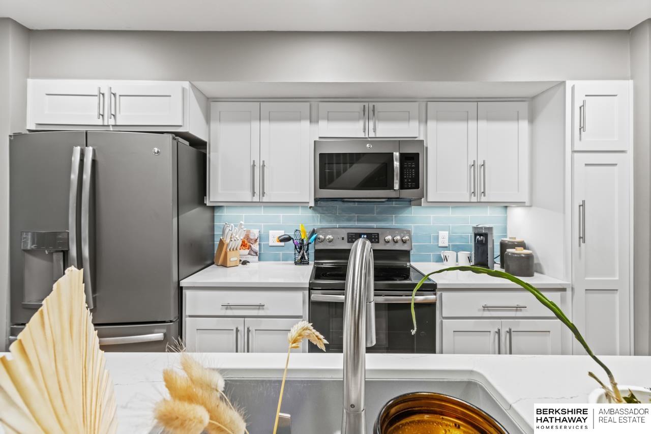 Lincoln, Nebraska 68512, United States, 3 Bedrooms Bedrooms, ,2 BathroomsBathrooms,Residential,Active,231310