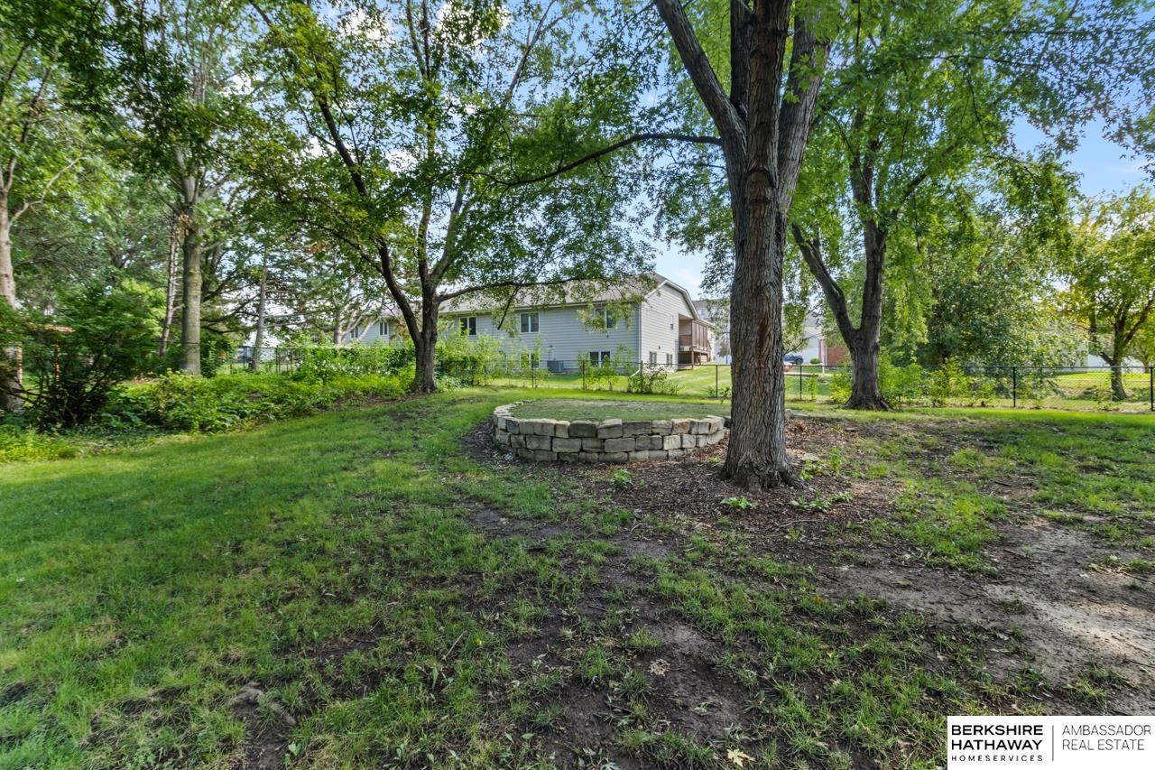 Lincoln, Nebraska 68512, United States, 3 Bedrooms Bedrooms, ,2 BathroomsBathrooms,Residential,Active,231310