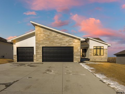 Photo of 19108 Pinehurst Avenue, Omaha, NE 68136 (MLS # 22602448)