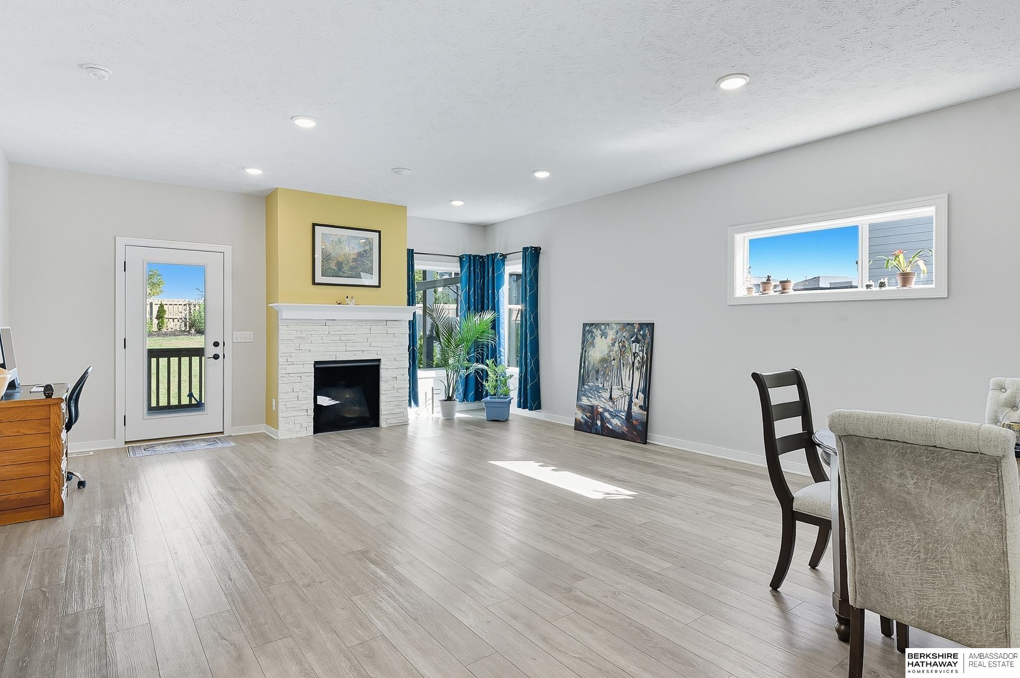 Gretna, Nebraska 68028, United States, 4 Bedrooms Bedrooms, ,3 BathroomsBathrooms,Residential,Active,220694