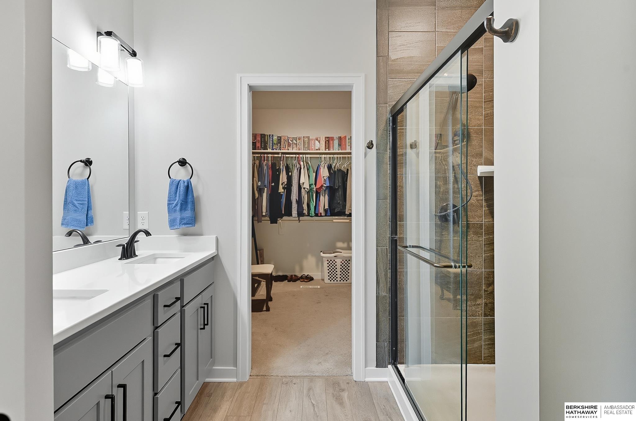 Gretna, Nebraska 68028, United States, 4 Bedrooms Bedrooms, ,3 BathroomsBathrooms,Residential,Active,220694