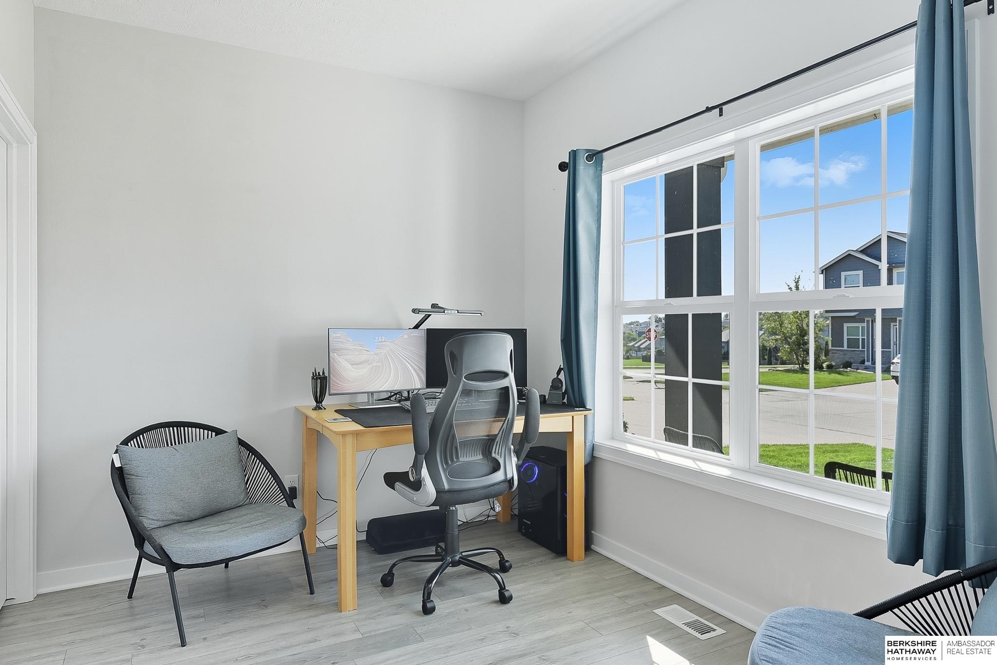 Gretna, Nebraska 68028, United States, 4 Bedrooms Bedrooms, ,3 BathroomsBathrooms,Residential,Active,220694