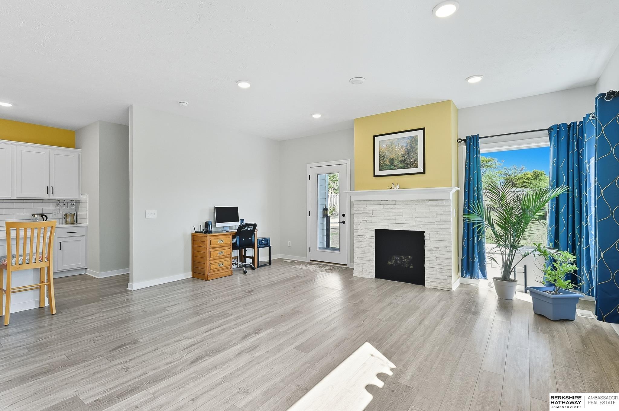 Gretna, Nebraska 68028, United States, 4 Bedrooms Bedrooms, ,3 BathroomsBathrooms,Residential,Active,220694