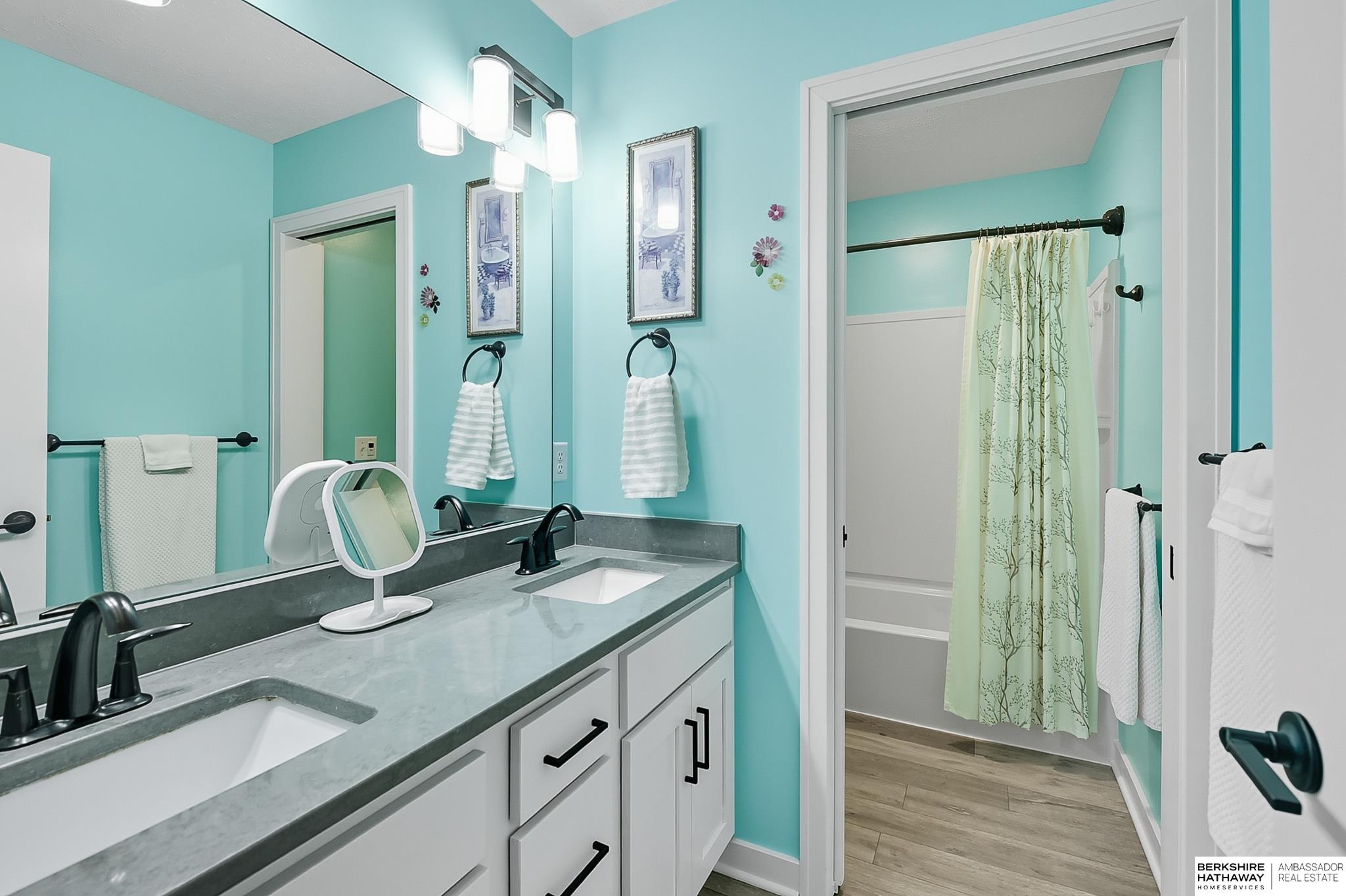 Gretna, Nebraska 68028, United States, 4 Bedrooms Bedrooms, ,3 BathroomsBathrooms,Residential,Active,220694