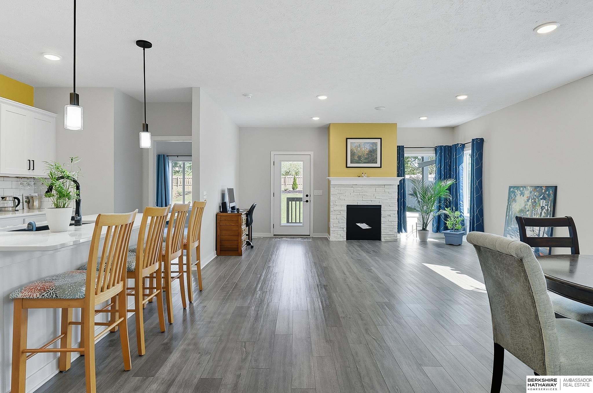 Gretna, Nebraska 68028, United States, 4 Bedrooms Bedrooms, ,3 BathroomsBathrooms,Residential,Active,220694