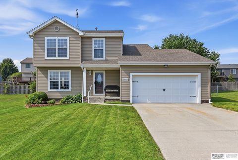 Photo of 20059 Hopper Street, Omaha, NE 68022 (MLS # 22620940)