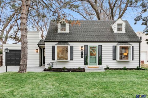 Photo of 2132 S 37th Street, Lincoln, NE 68506 (MLS # 22601493)